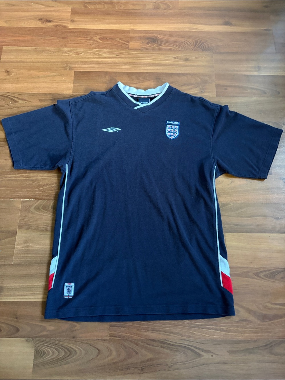 Umbro Navy England Men's Football Jersey with White and Red Accents (READ SIZING